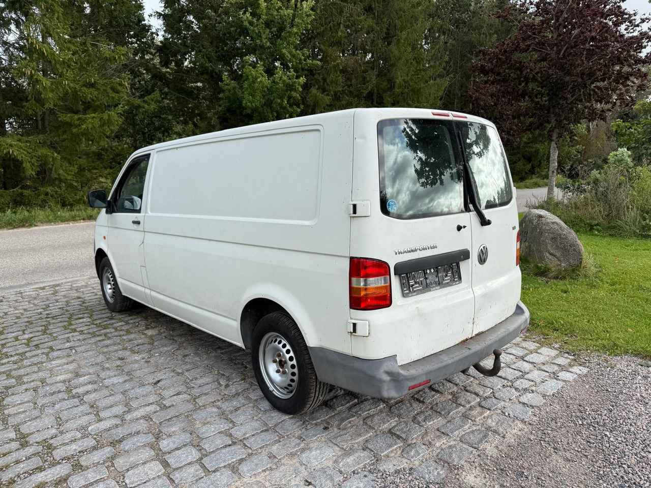 Volkswagen T5 Transporter 2.5 TDI Kasten lang *2500 € - Furgão compacto: foto 3 Volkswagen T5 Transporter 2.5 TDI Kasten lang *2500 € - Furgão compacto: foto 3