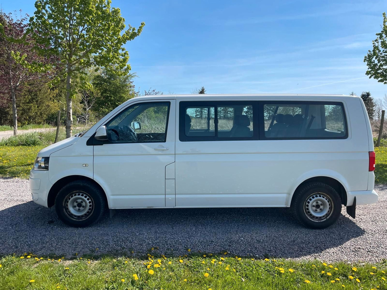 Volkswagen T5 Transporter Bus Caravelle Comfortline lang - Furgão de passageiros: foto 2 Volkswagen T5 Transporter Bus Caravelle Comfortline lang - Furgão de passageiros: foto 2