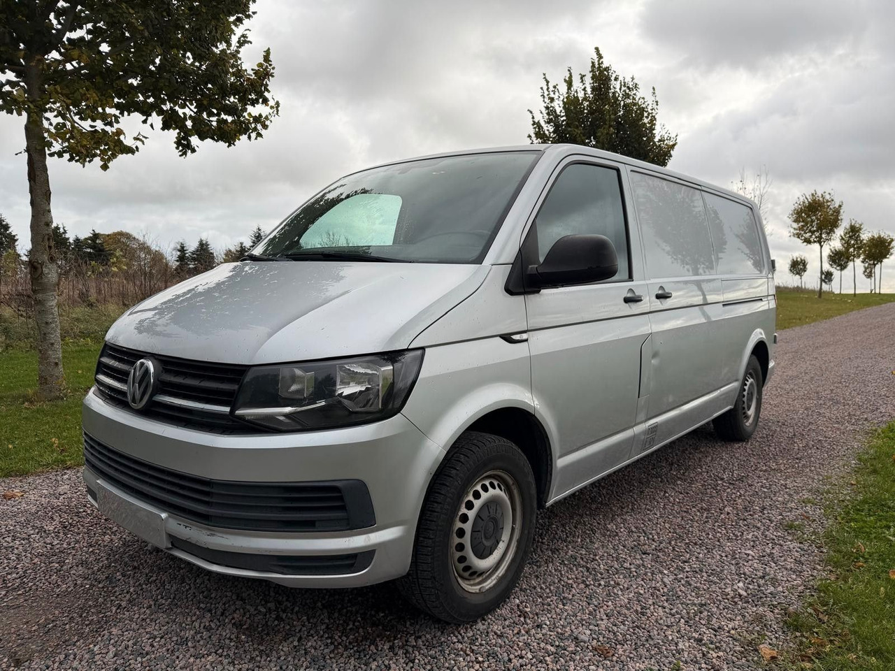 Volkswagen T6 Transporter Kasten lang - Furgão de passageiros: foto 1 Volkswagen T6 Transporter Kasten lang - Furgão de passageiros: foto 1