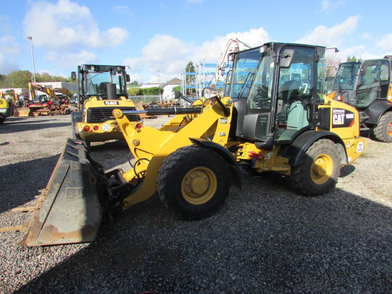 Cat 906 M Radlader 29.500 EUR - Carregadeira de rodas: foto 1 Cat 906 M Radlader 29.500 EUR - Carregadeira de rodas: foto 1
