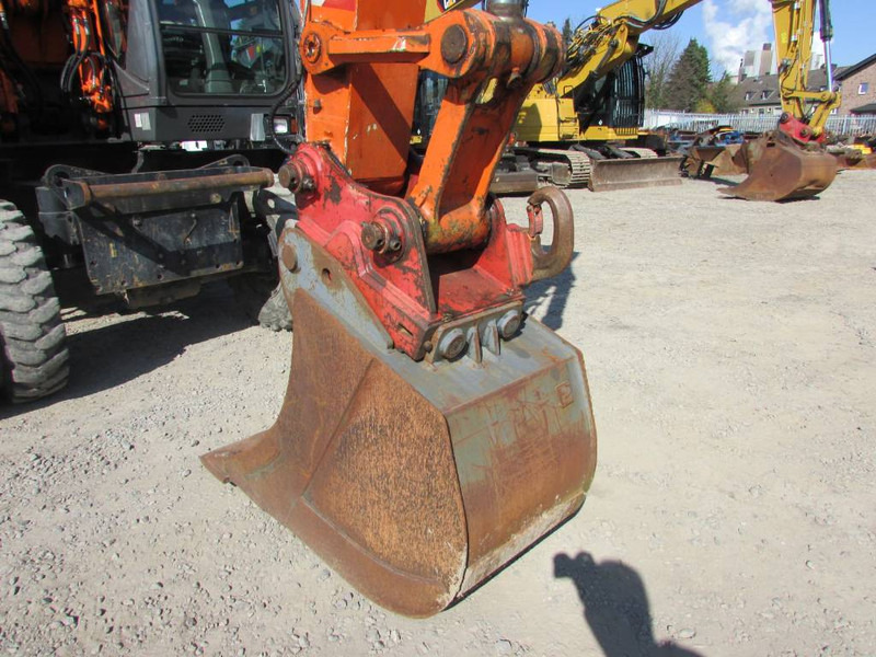 Hitachi ZX 140 W-3 Mobilbagger 45.000 EUR / Klima - Escavadeira de rodas: foto 4 Hitachi ZX 140 W-3 Mobilbagger 45.000 EUR / Klima - Escavadeira de rodas: foto 4