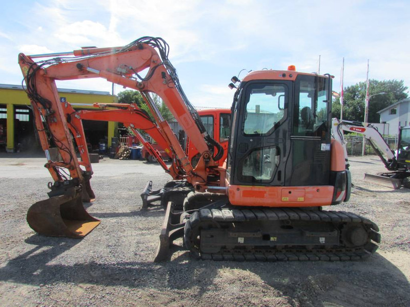 Komatsu PC 80 MR-3 Kettenbagger 31.000 EUR - Mini escavadeira: foto 1 Komatsu PC 80 MR-3 Kettenbagger 31.000 EUR - Mini escavadeira: foto 1
