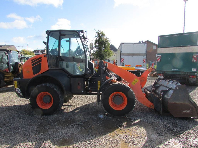 Komatsu WA 100 M-7 Radlader 29.000 EUR - Carregadeira de rodas: foto 4 Komatsu WA 100 M-7 Radlader 29.000 EUR - Carregadeira de rodas: foto 4