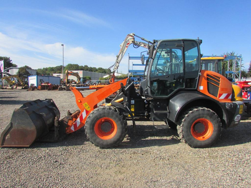 Komatsu WA 100 M-7 Radlader 31.000 EUR - Carregadeira de rodas: foto 1 Komatsu WA 100 M-7 Radlader 31.000 EUR - Carregadeira de rodas: foto 1