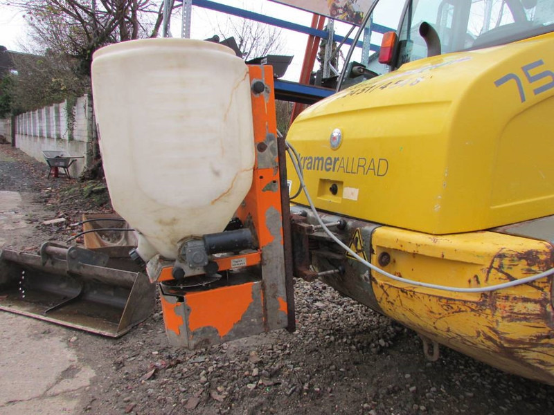 Kramer 750 Radlader mit Winterdienstausrüstung 19.900 € - Carregadeira de rodas: foto 5 Kramer 750 Radlader mit Winterdienstausrüstung 19.900 € - Carregadeira de rodas: foto 5