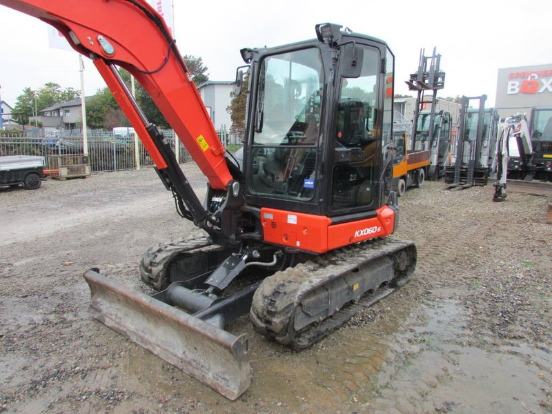 Kubota KX 060-5 Minibagger 49.000 EUR - Mini escavadeira: foto 2 Kubota KX 060-5 Minibagger 49.000 EUR - Mini escavadeira: foto 2
