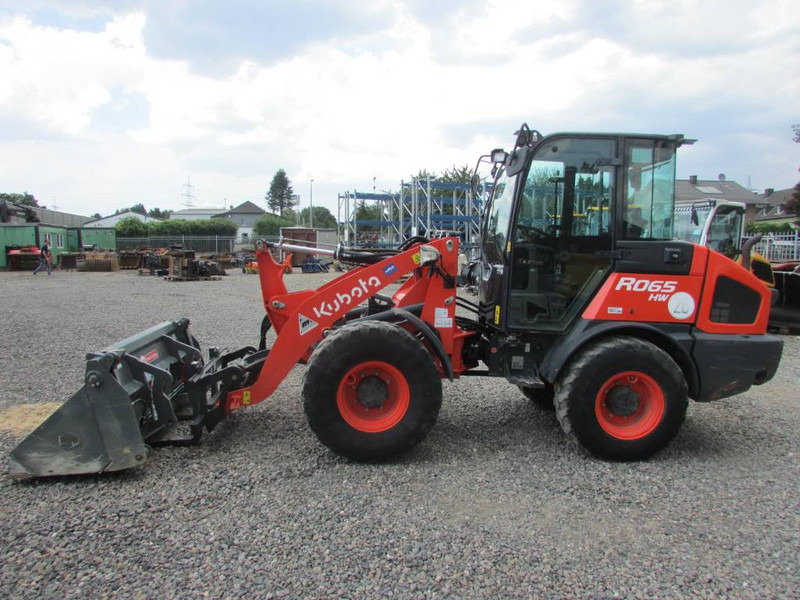 Kubota R 065 Radlader 30.000 EUR - Carregadeira de rodas: foto 1 Kubota R 065 Radlader 30.000 EUR - Carregadeira de rodas: foto 1