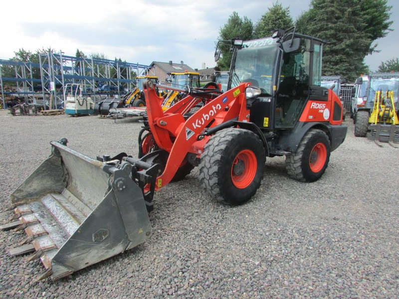 Kubota R 065 Radlader 31.000 EUR - Carregadeira de rodas: foto 2 Kubota R 065 Radlader 31.000 EUR - Carregadeira de rodas: foto 2