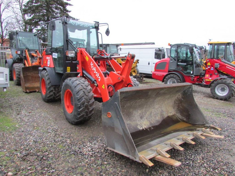 Kubota R 070 Radlader 35.800 EUR - Carregadeira de rodas: foto 4 Kubota R 070 Radlader 35.800 EUR - Carregadeira de rodas: foto 4
