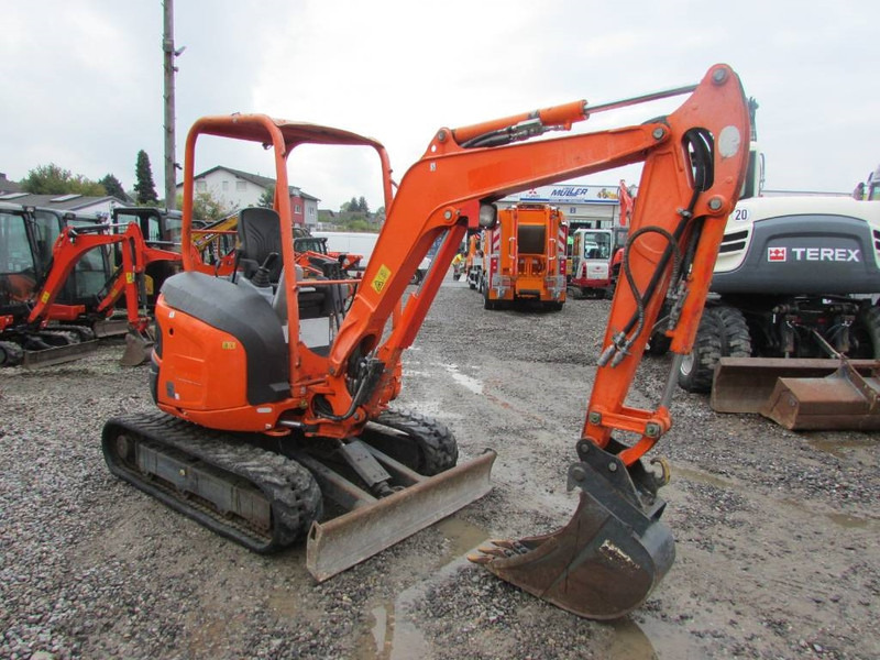 Kubota U 27-4 Canopy Minibagger 17.500 EUR - Mini escavadeira: foto 3 Kubota U 27-4 Canopy Minibagger 17.500 EUR - Mini escavadeira: foto 3