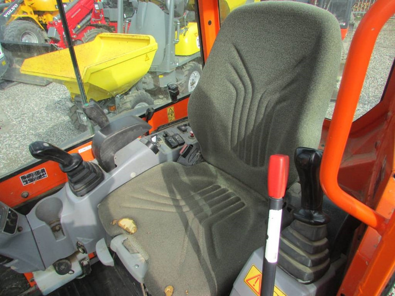 Kubota U 27-4 Minibagger 21.000 EUR - Mini escavadeira: foto 5 Kubota U 27-4 Minibagger 21.000 EUR - Mini escavadeira: foto 5