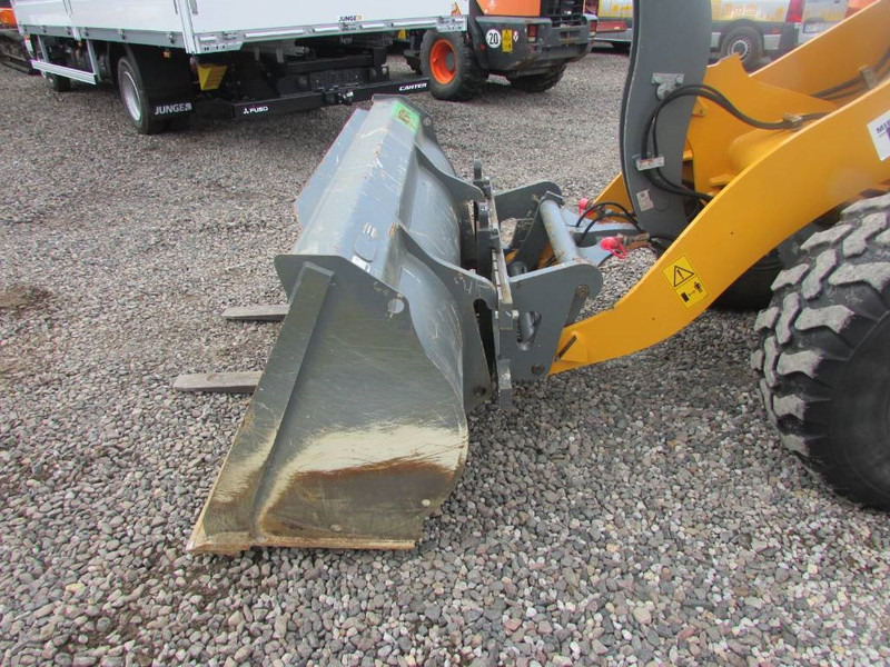 Liebherr L 506 Compact Radlader 41.500 EUR - Carregadeira de rodas: foto 3 Liebherr L 506 Compact Radlader 41.500 EUR - Carregadeira de rodas: foto 3