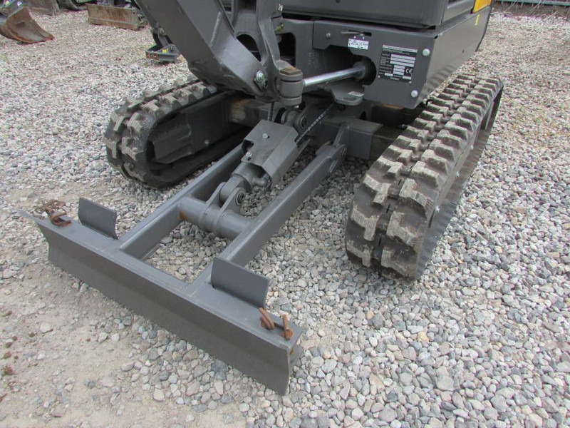 Volvo EC 18 E Minibagger 23.500 EUR - Mini escavadeira: foto 3 Volvo EC 18 E Minibagger 23.500 EUR - Mini escavadeira: foto 3