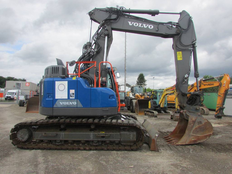 Volvo EC 235 EL Kettenbagger 132.000 EUR / AC - Escavadora de rastos: foto 1 Volvo EC 235 EL Kettenbagger 132.000 EUR / AC - Escavadora de rastos: foto 1