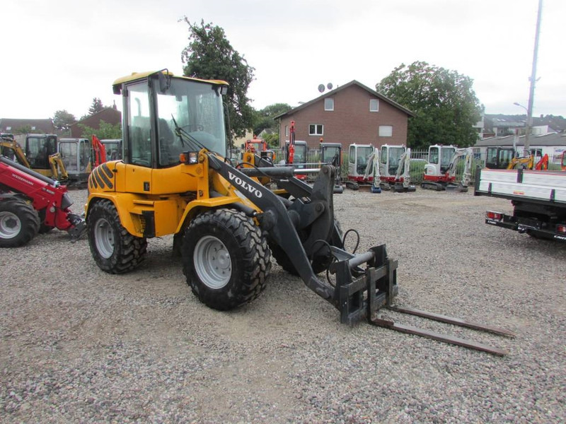 Volvo L 35 B-Z Radlader 16.000 EUR - Carregadeira de rodas: foto 4 Volvo L 35 B-Z Radlader 16.000 EUR - Carregadeira de rodas: foto 4