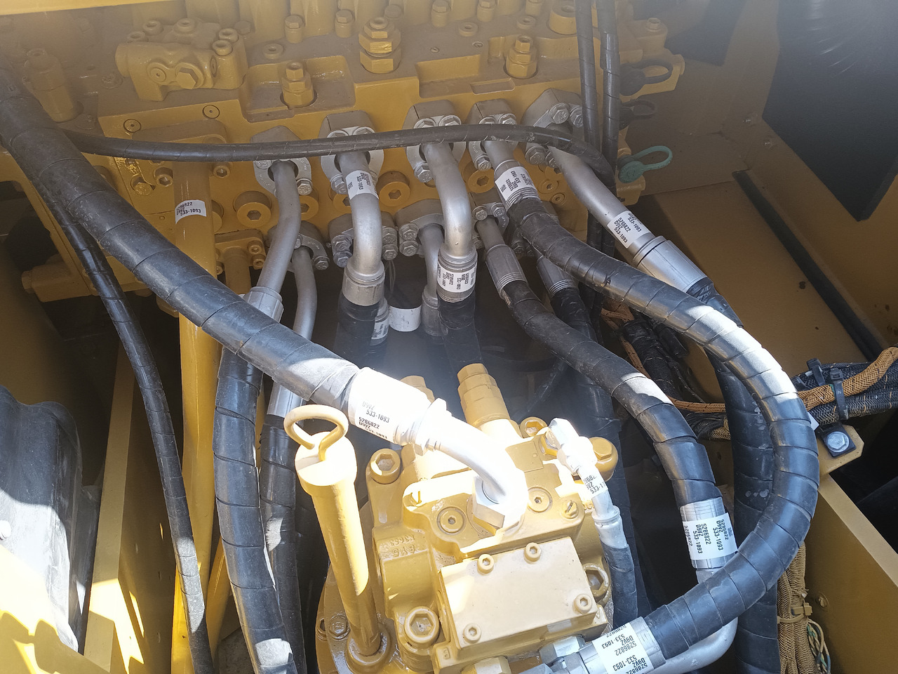 CATERPILLAR 320GC - Escavadora de rastos: foto 4 CATERPILLAR 320GC - Escavadora de rastos: foto 4