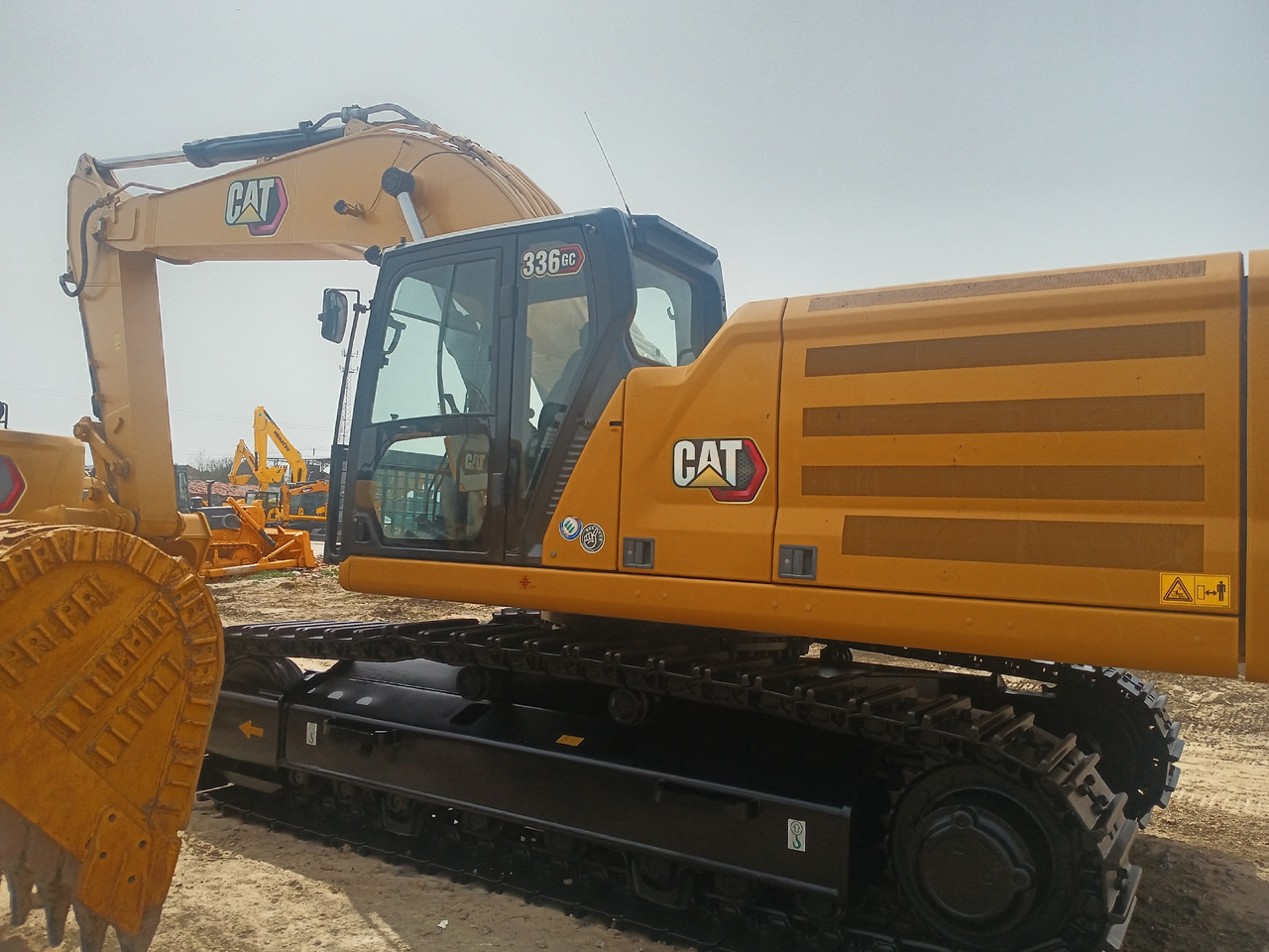 CATERPILLAR 336GC - Escavadora de rastos: foto 4 CATERPILLAR 336GC - Escavadora de rastos: foto 4