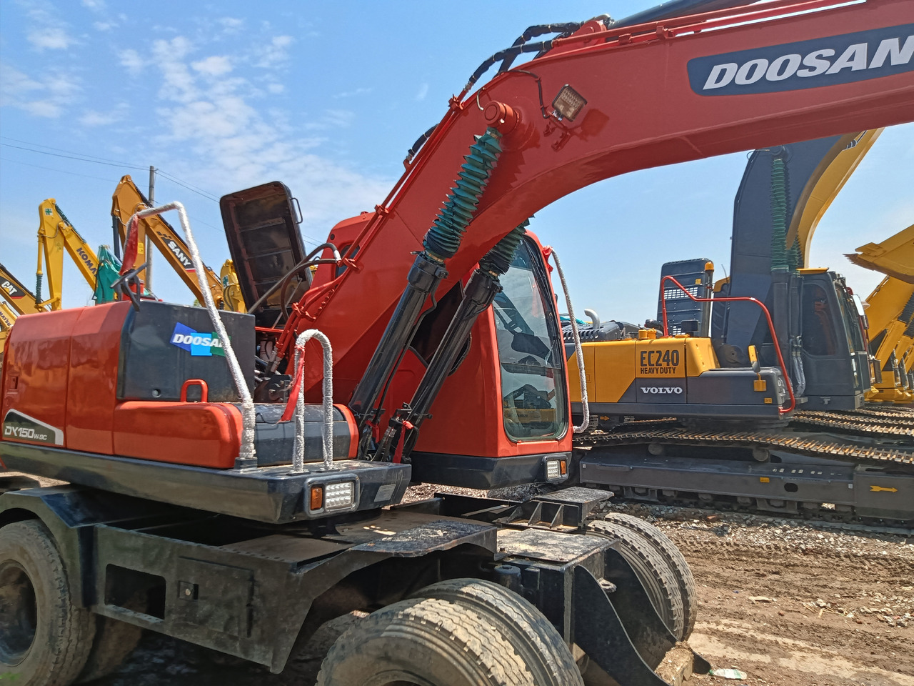 DOOSAN 150W - Escavadeira de rodas: foto 3 DOOSAN 150W - Escavadeira de rodas: foto 3