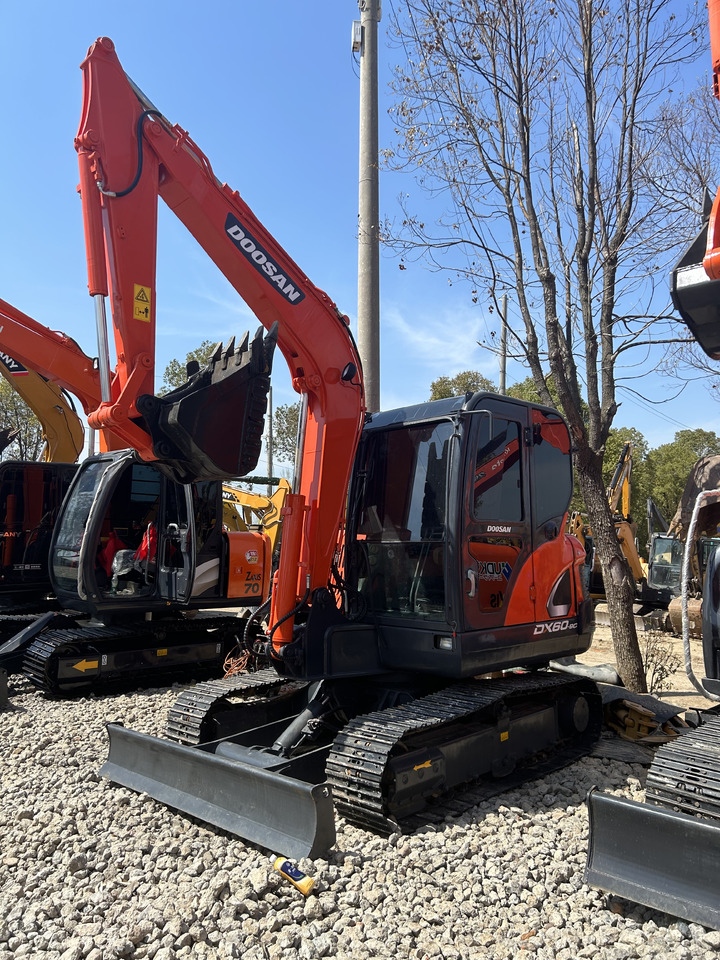 Doosan DX60 - Mini escavadeira: foto 3 Doosan DX60 - Mini escavadeira: foto 3
