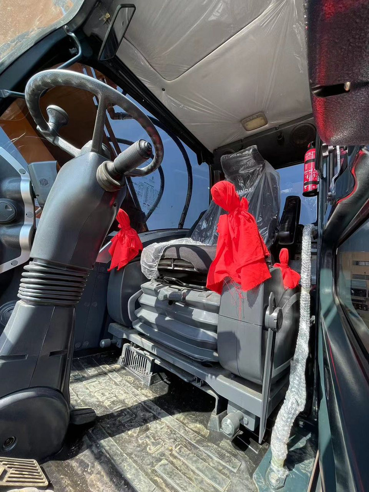 Escavadeira de rodas Hyundai 210W-9: foto 6 Escavadeira de rodas Hyundai 210W-9: foto 6