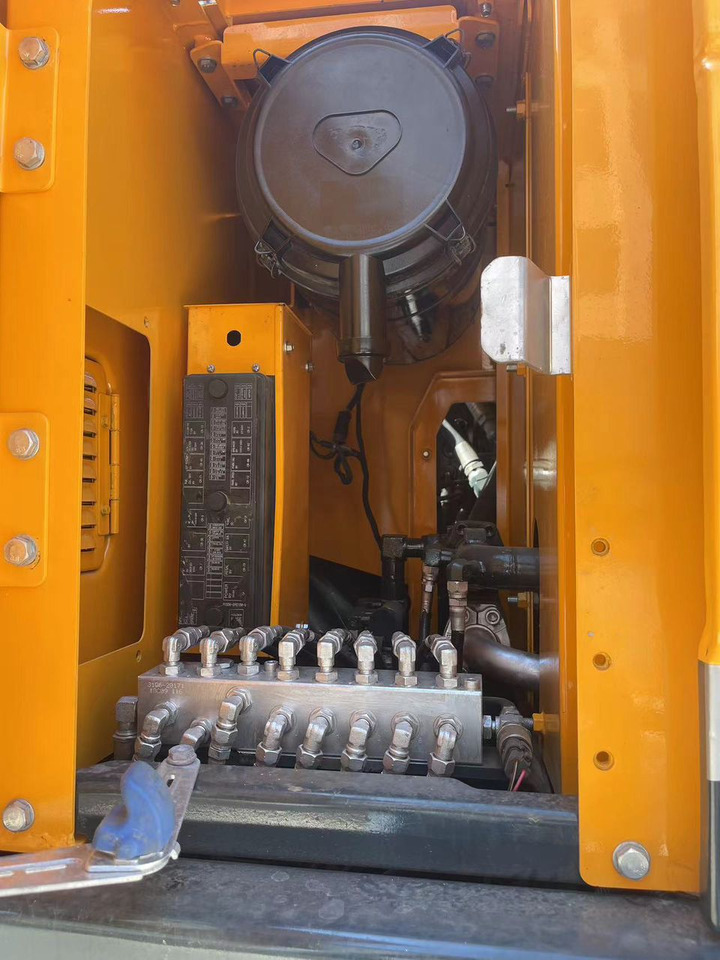 Escavadeira de rodas Hyundai 210W-9: foto 7 Escavadeira de rodas Hyundai 210W-9: foto 7