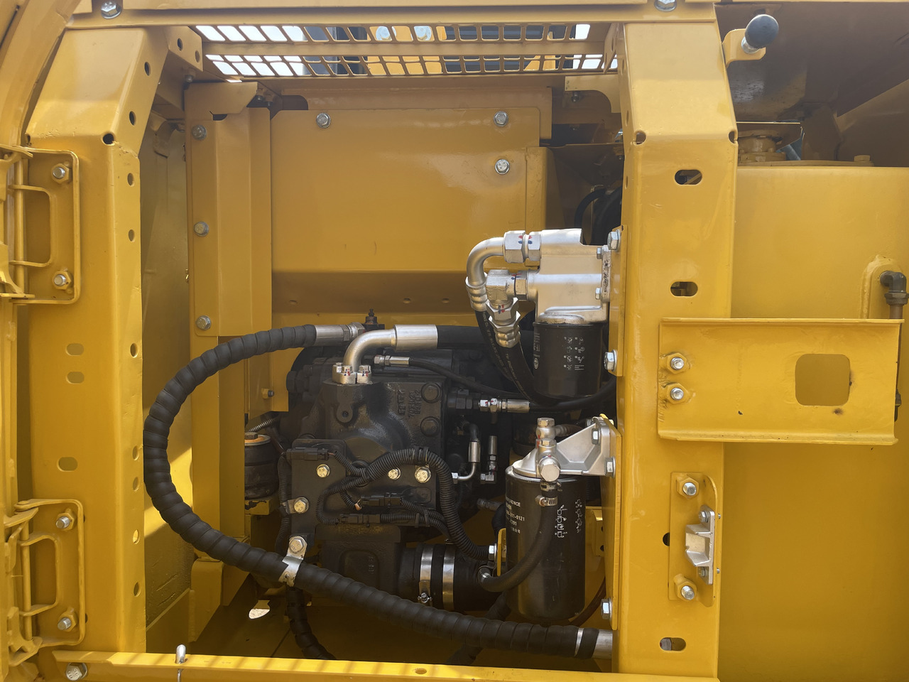 Mini escavadeira KOMATSU PC 130-7: foto 9