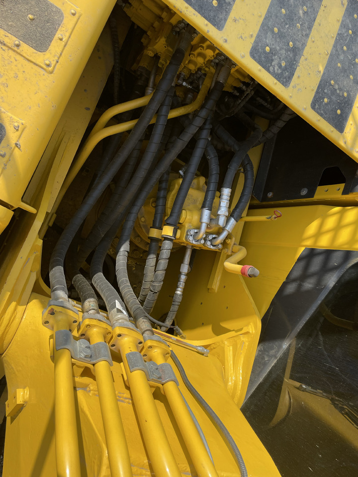 Escavadora de rastos Komatsu PC 210LC: foto 9