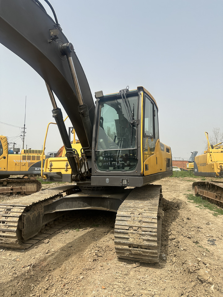VOLVO EC220D - Escavadora de rastos: foto 2 VOLVO EC220D - Escavadora de rastos: foto 2