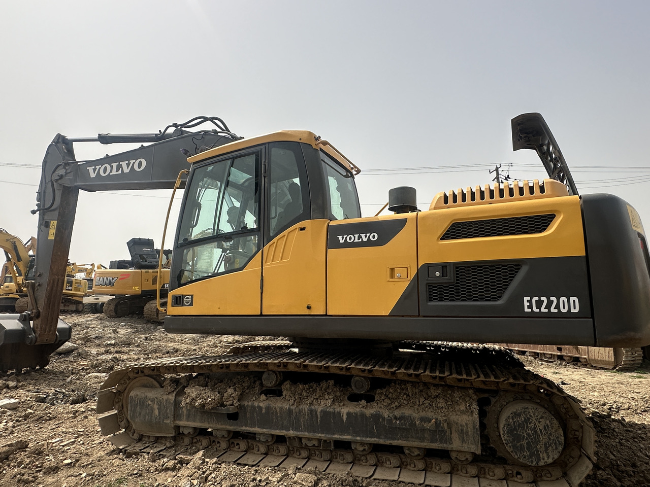 VOLVO EC220D - Escavadora de rastos: foto 1 VOLVO EC220D - Escavadora de rastos: foto 1