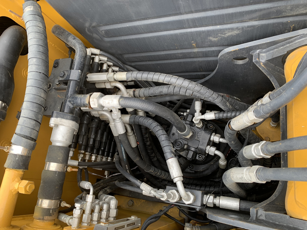 Locação de XCMG XE 85DA XCMG XE 85DA: foto 9