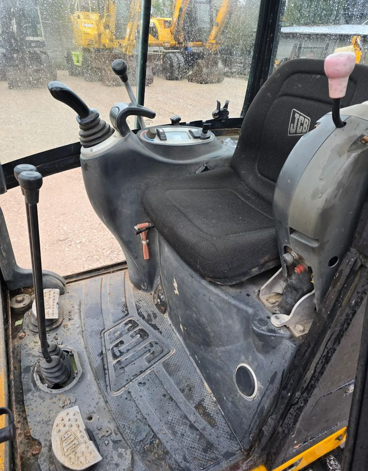 JCB - Mini escavadeira: foto 3 JCB - Mini escavadeira: foto 3