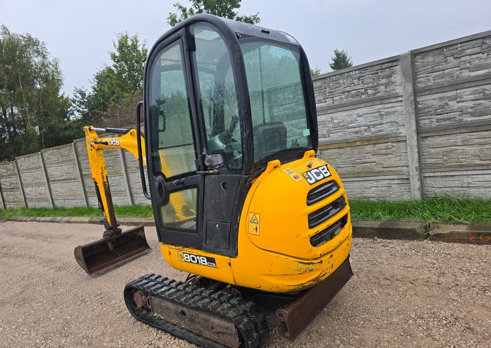 Mini escavadeira JCB: foto 7