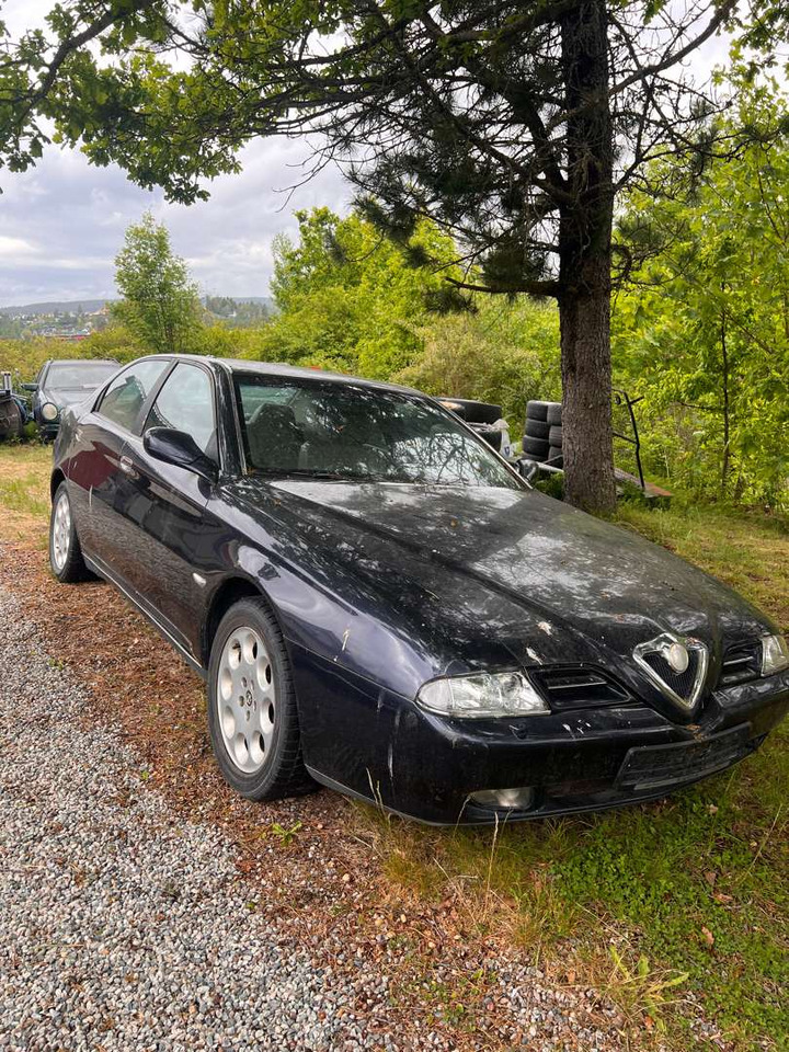 1999 Alfa Romeo 166 - Sedã: foto 1 1999 Alfa Romeo 166 - Sedã: foto 1