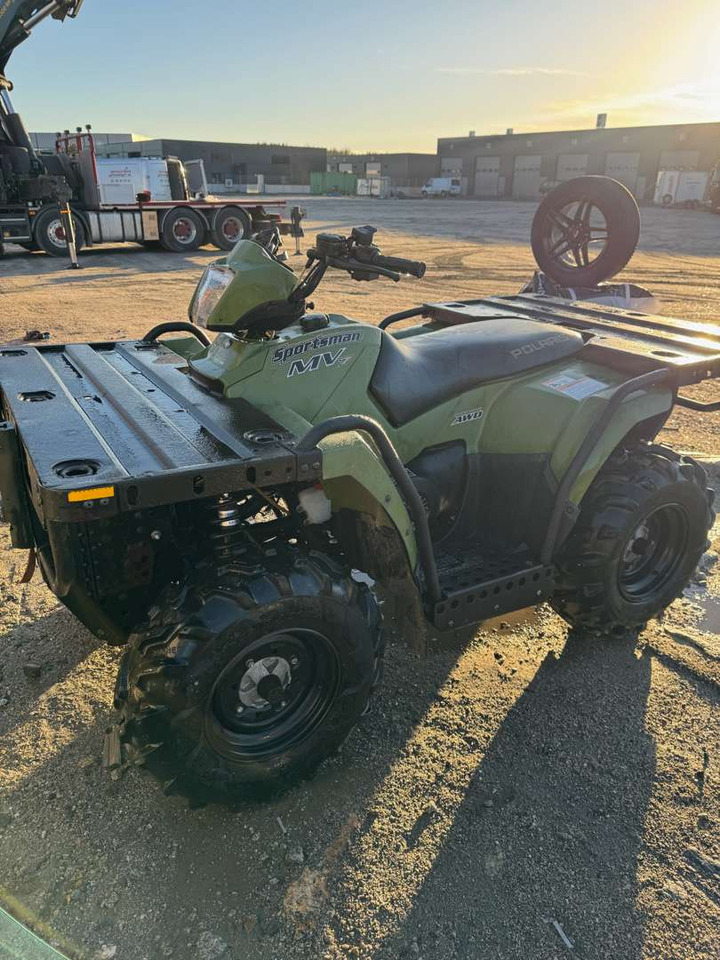 2004 ATV Polaris SPORTSMAN MV 700 HK (Kun kjørt 144 timer) - Reboque para moto: foto 1 2004 ATV Polaris SPORTSMAN MV 700 HK (Kun kjørt 144 timer) - Reboque para moto: foto 1