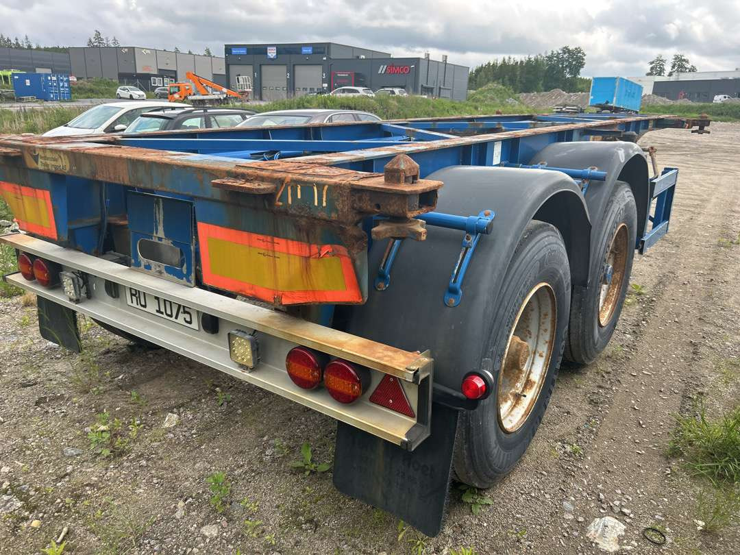 2004 Container-henger TURBO`HOET CONTAINERSEMITRAILER EU-godkjent - Semireboque transportador de contêineres/ Caixa móvel: foto 3 2004 Container-henger TURBO`HOET CONTAINERSEMITRAILER EU-godkjent - Semireboque transportador de contêineres/ Caixa móvel: foto 3