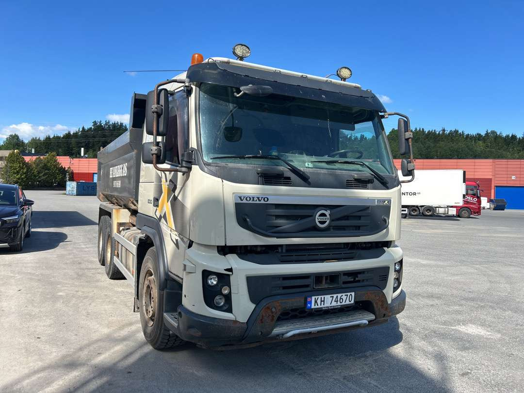 2011 Dumper VOLVO FM 500 Euroklasse 5T - Caminhão basculante: foto 2 2011 Dumper VOLVO FM 500 Euroklasse 5T - Caminhão basculante: foto 2