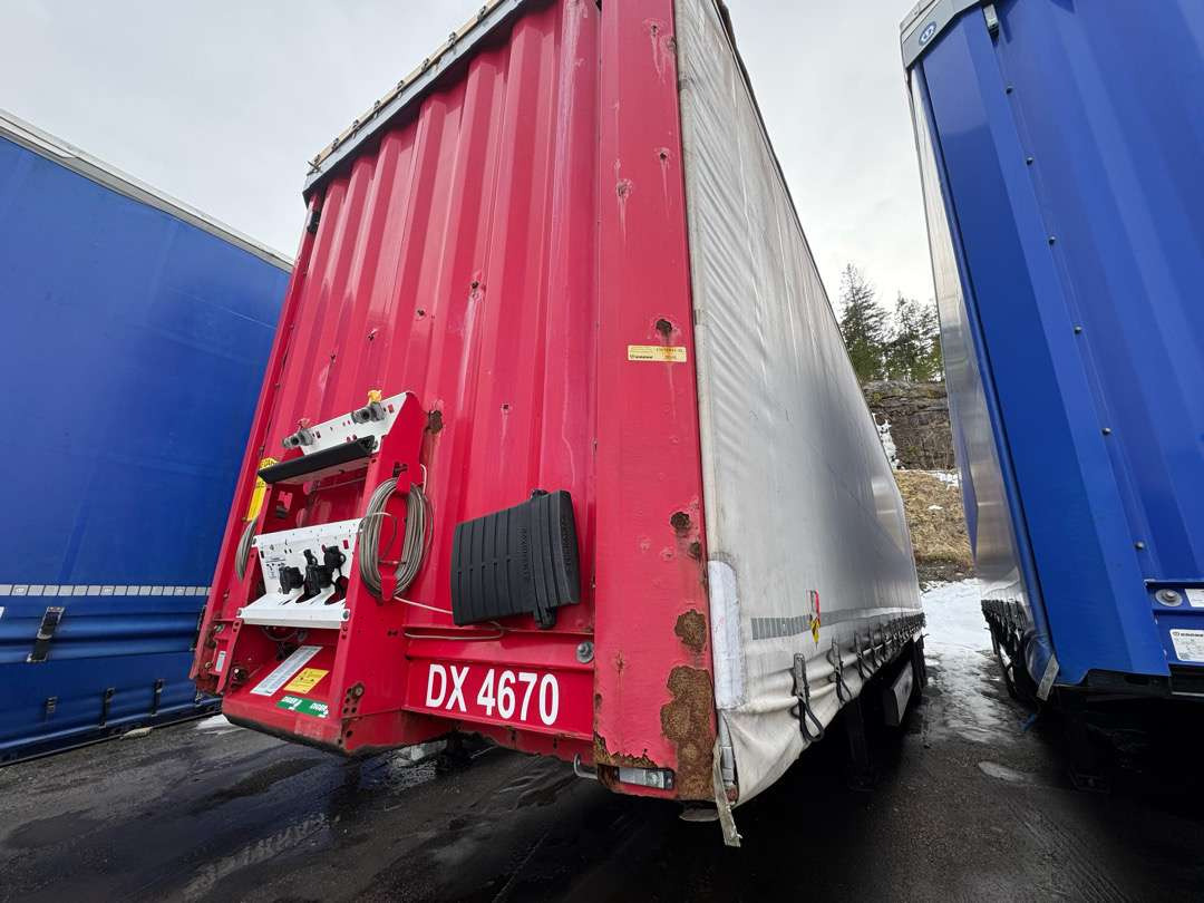 2015 KRONE Profi Liner / MEGA / Curtain / Lifting roof - Semi-reboque de lona: foto 5 2015 KRONE Profi Liner / MEGA / Curtain / Lifting roof - Semi-reboque de lona: foto 5
