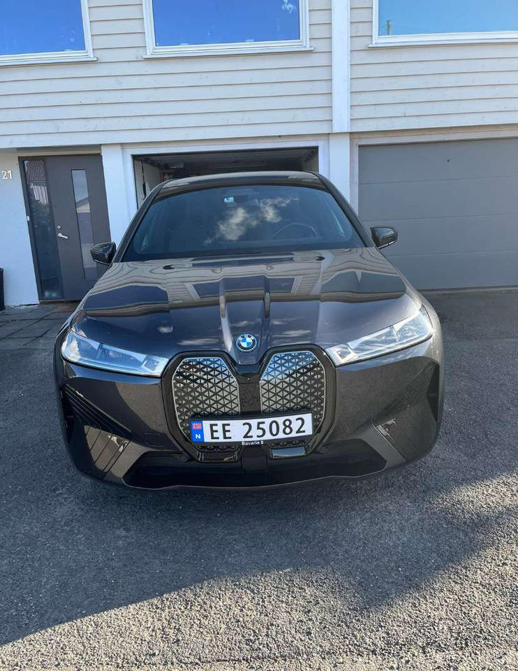 Automóvel 2022 BMW IX40: foto 1