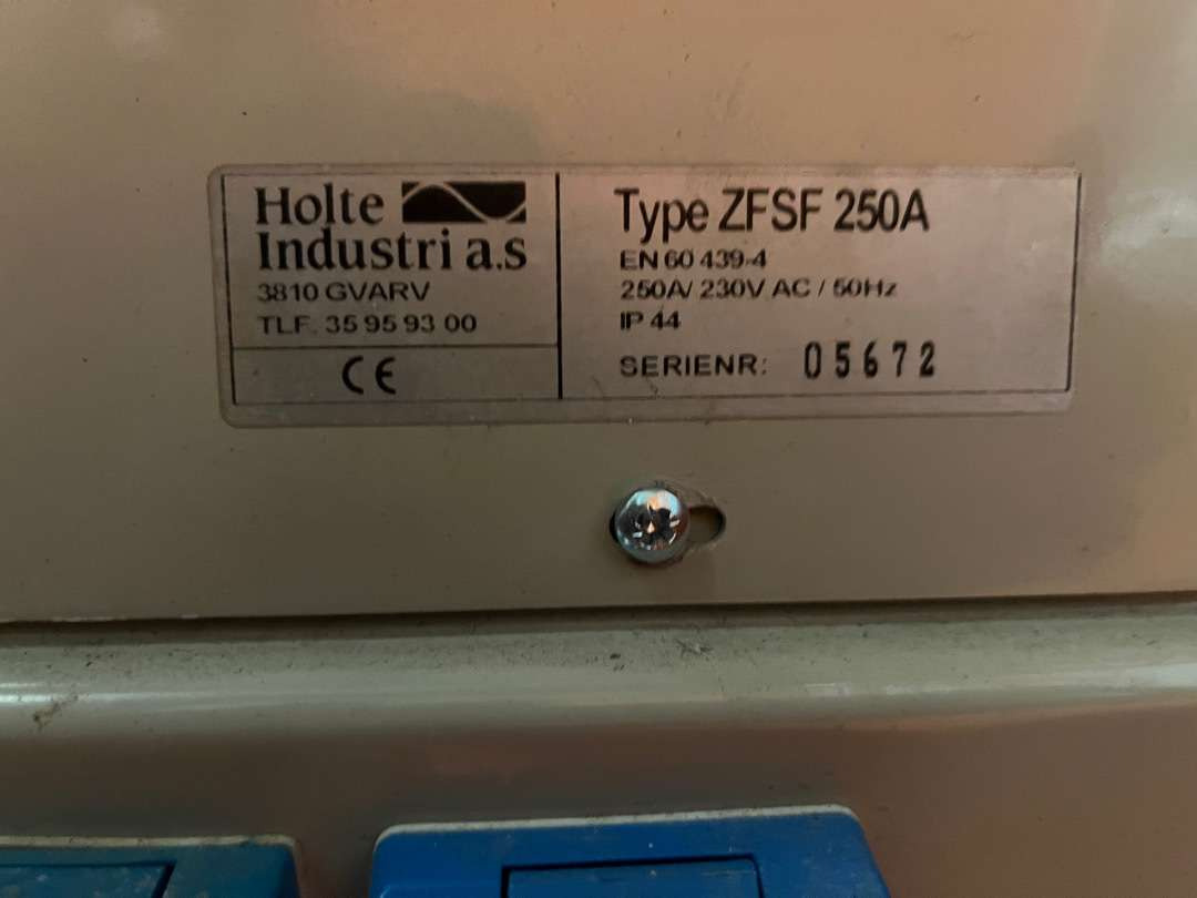 Holte strømskap 230 V - Ferramenta/ Equipamento: foto 3 Holte strømskap 230 V - Ferramenta/ Equipamento: foto 3