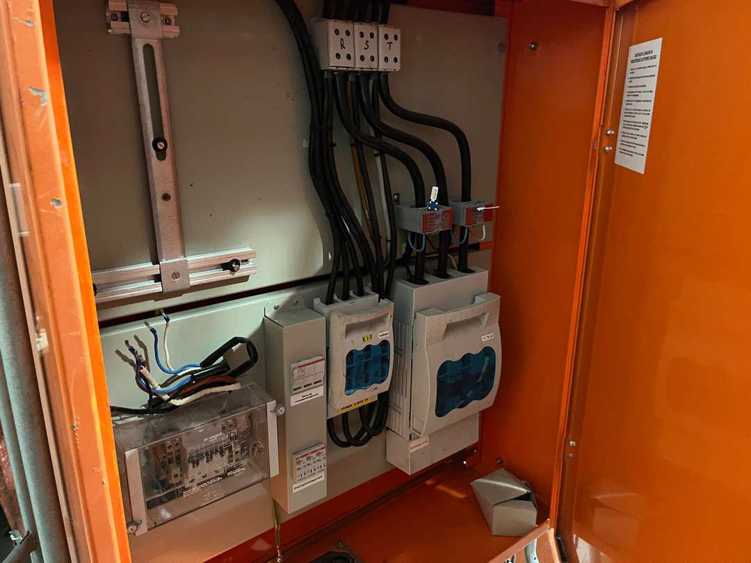 Holte strømskap 230 V - Ferramenta/ Equipamento: foto 2 Holte strømskap 230 V - Ferramenta/ Equipamento: foto 2