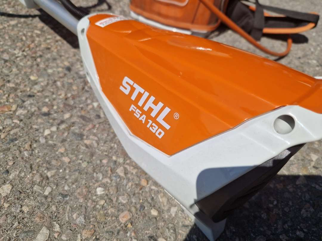 STIHL FSA 130 med AR 3000 ryggsekkbatteri – kraftig og stillegående profftrimmer - Reboque para moto: foto 3 STIHL FSA 130 med AR 3000 ryggsekkbatteri – kraftig og stillegående profftrimmer - Reboque para moto: foto 3