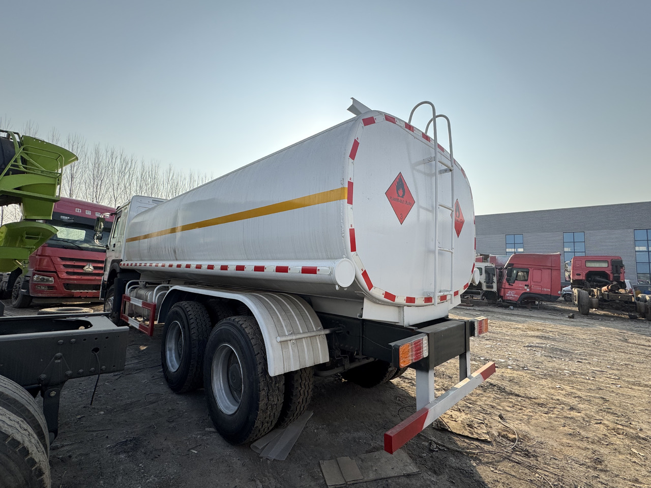 HOWO - Caminhão tanque: foto 2 HOWO - Caminhão tanque: foto 2