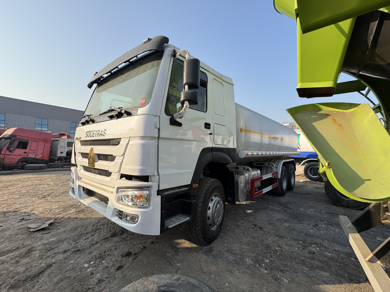 HOWO - Caminhão tanque: foto 4 HOWO - Caminhão tanque: foto 4