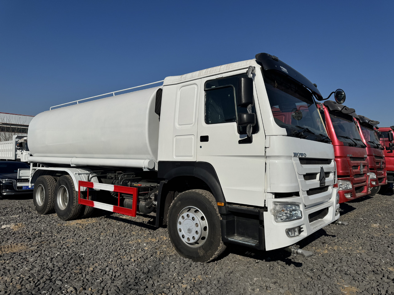 HOWO - Caminhão tanque: foto 1 HOWO - Caminhão tanque: foto 1