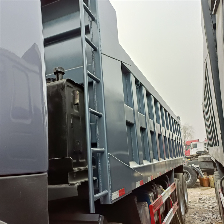 Caminhão basculante SINOTRUCK HOWO: foto 6