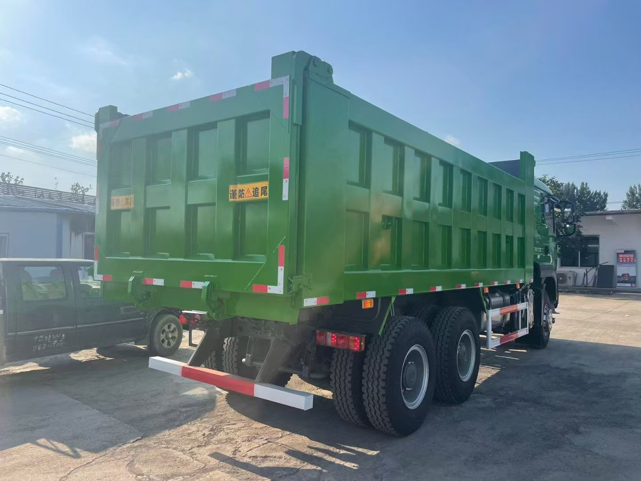 Caminhão basculante para transporte de cemento Sinotruck: foto 7