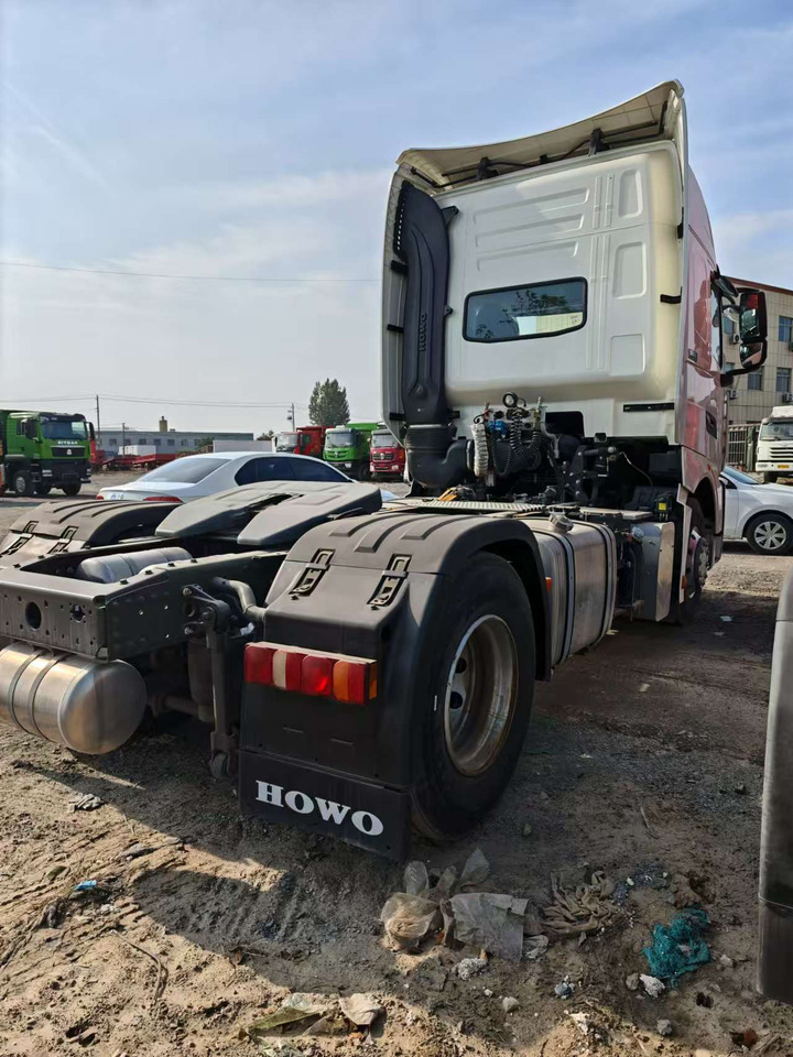 HOWO Tractor - Tractor: foto 4 HOWO Tractor - Tractor: foto 4