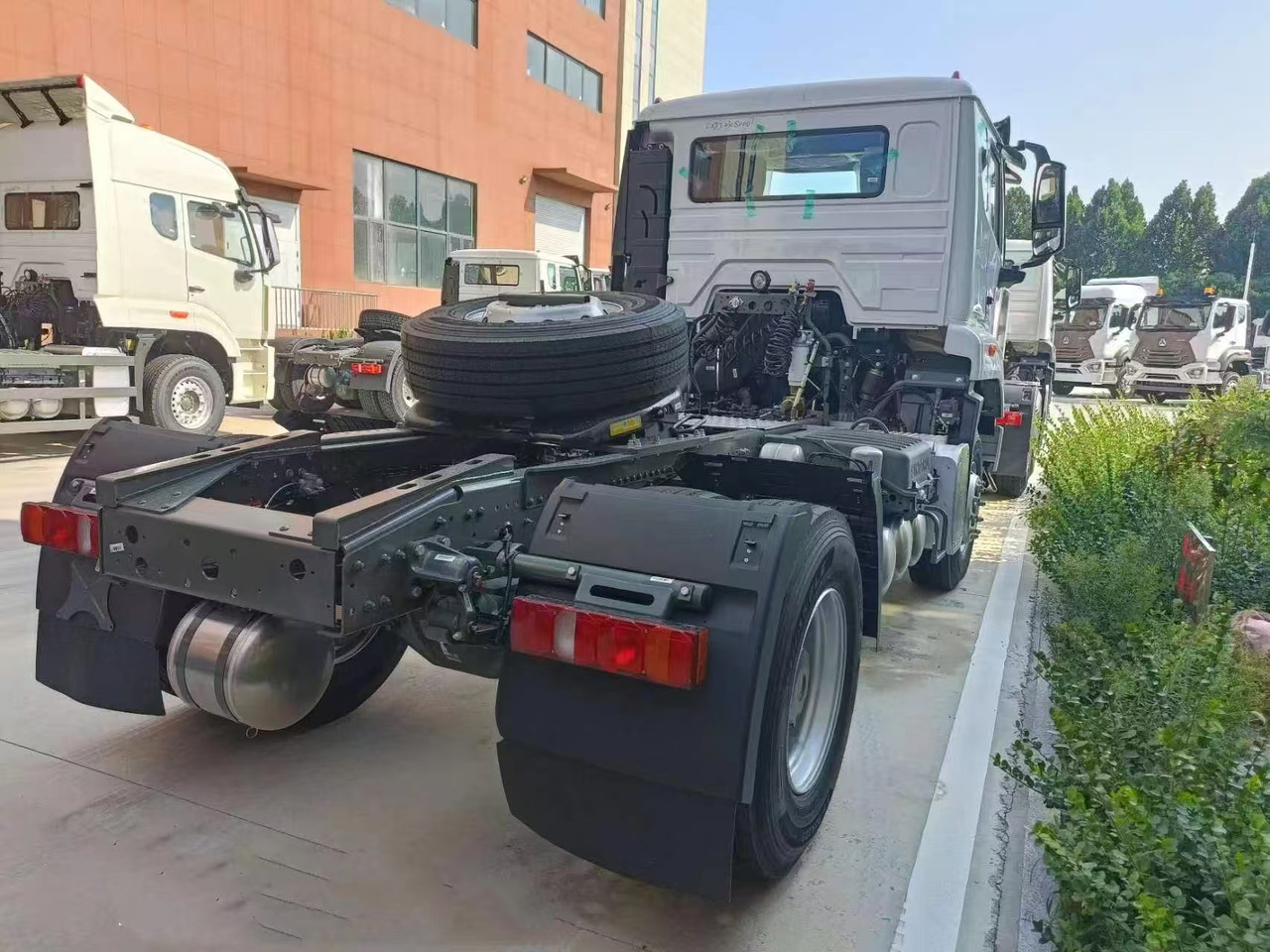 SINOTRUCK HOWO - Tractor: foto 3 SINOTRUCK HOWO - Tractor: foto 3