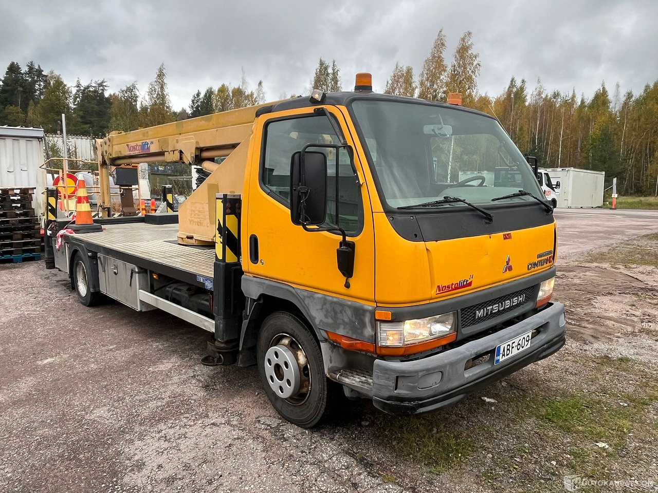 Mitsubishi CANTER-FE659H/420, nostokoriauto, nostin korjattavaksi, 2003, Vantaa - Caminhão: foto 3 Mitsubishi CANTER-FE659H/420, nostokoriauto, nostin korjattavaksi, 2003, Vantaa - Caminhão: foto 3