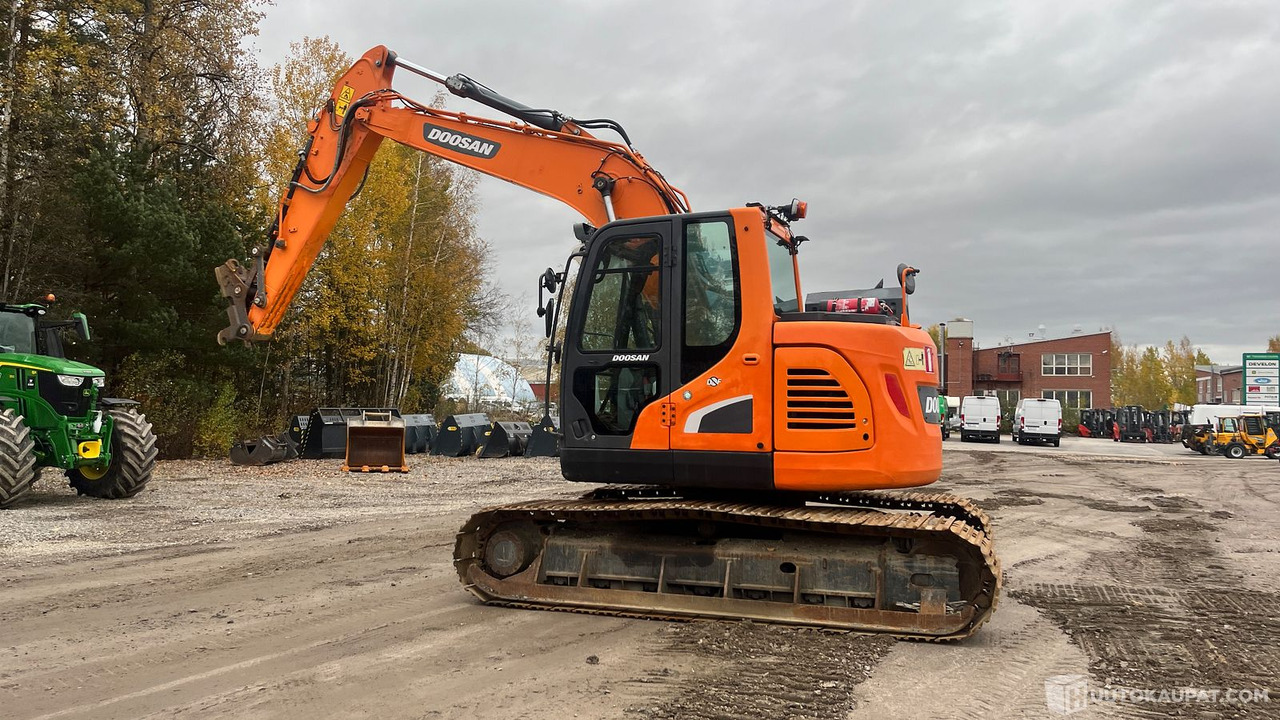 Doosan DX140LCR-5, 2020, telakaivinkone, Vantaa - Escavadora de rastos: foto 3 Doosan DX140LCR-5, 2020, telakaivinkone, Vantaa - Escavadora de rastos: foto 3